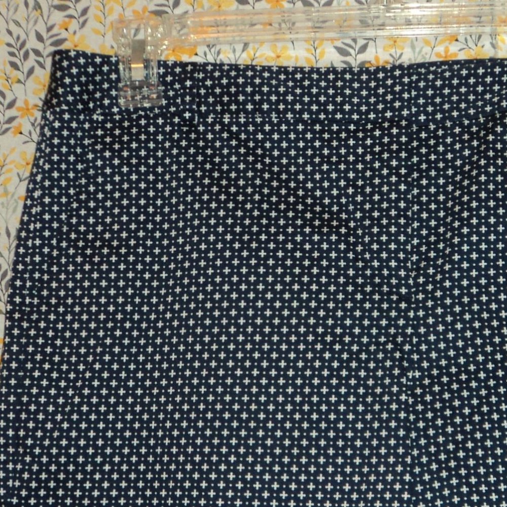 Shorts - Picture 3 of 5